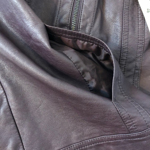 Roz & Ali Faux Biker classic Leather Jacket size  quilted shoulder design Small - Picture 7 of 8